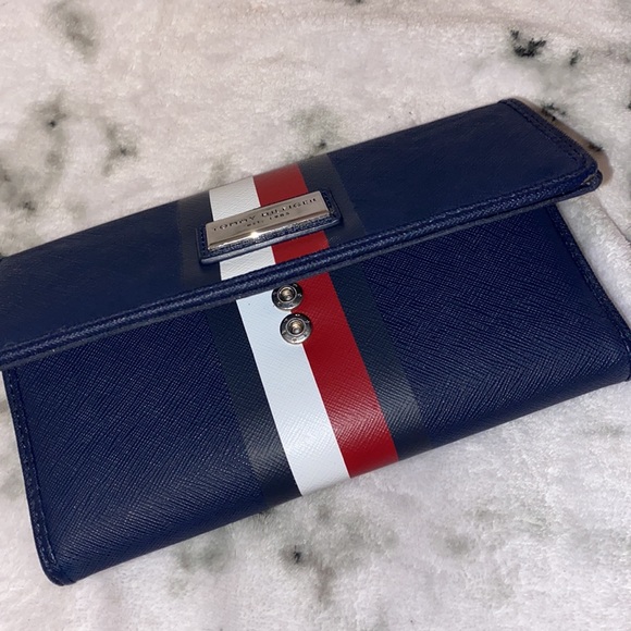 Used wallet. - Picture 2 of 5